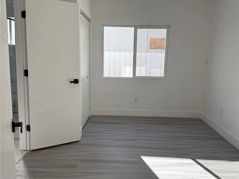 5527 Beckford Ave — Photo 27