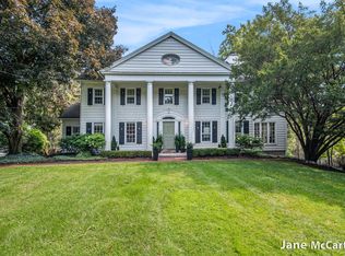 270 Lakeside Dr SE, East Grand Rapids, MI 49506