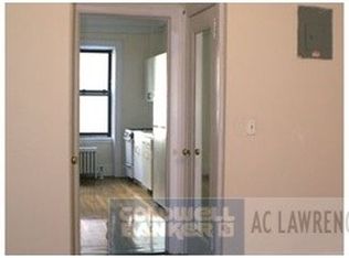 15 W 69th St, New York, NY 10023