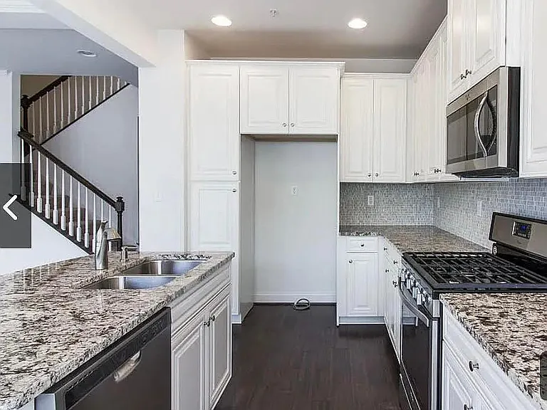 413 Old Farm Ln — Photo 18