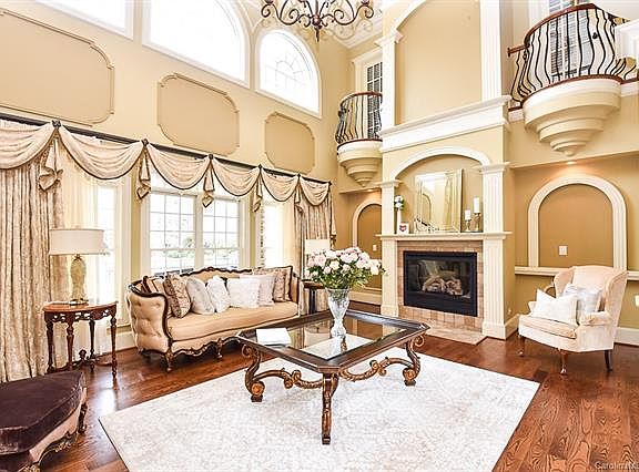 5th image of 1604 Churchill Downs Dr
