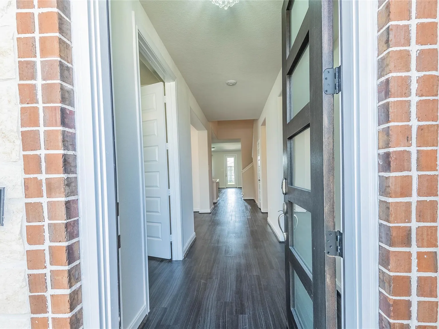 4 bed, 2.5 bath, 3490 sqft, $3,495 — Photo 2