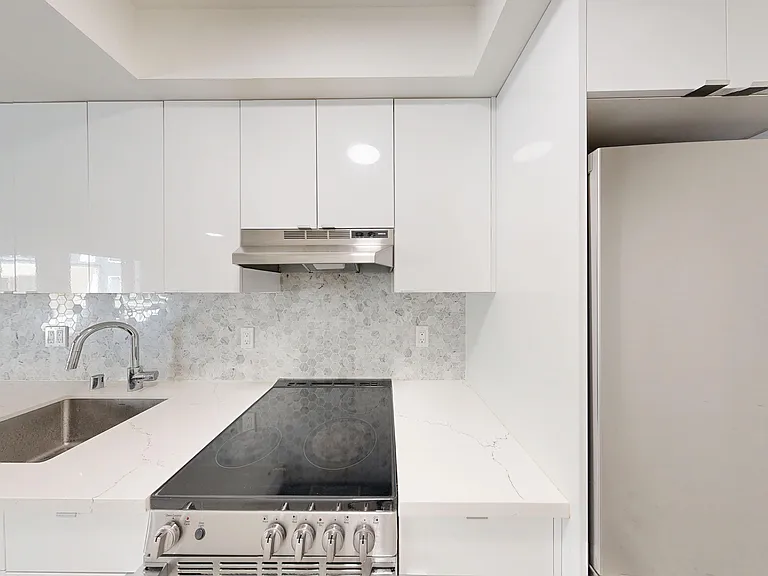 2520 College Avenue — Photo 2