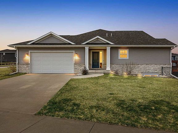 2nd image of 765 Hanks Dr