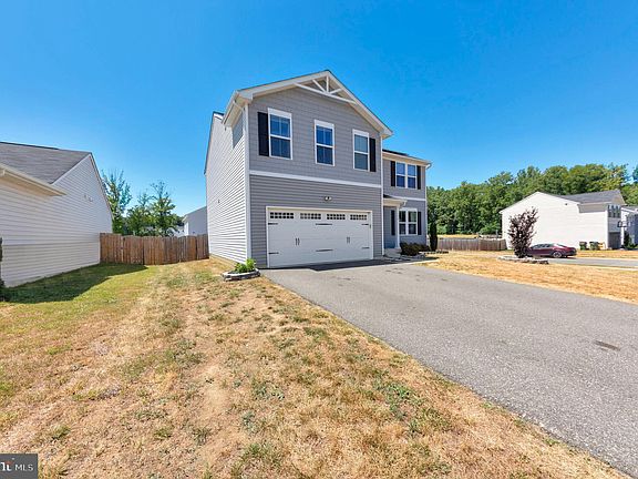 3rd image of 102 Taylors Hill Way