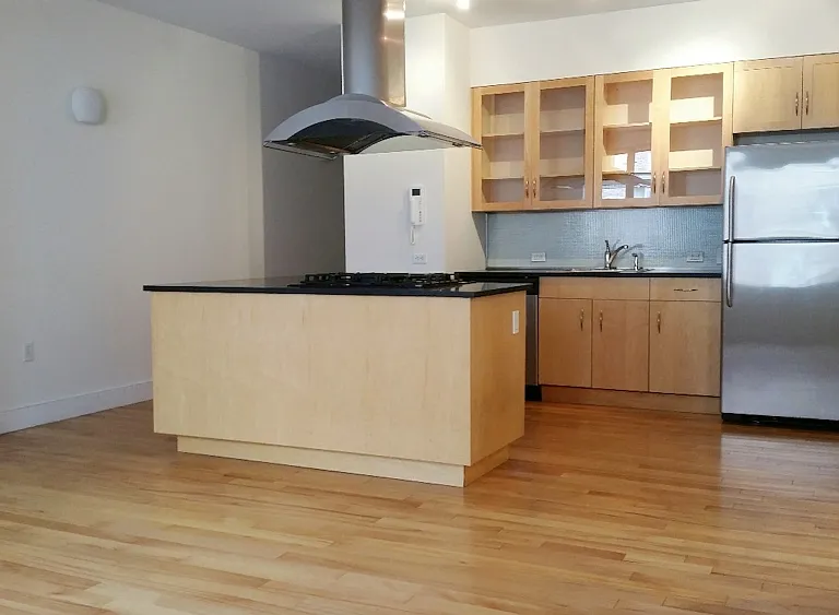 217 Front St #5C — Photo 1