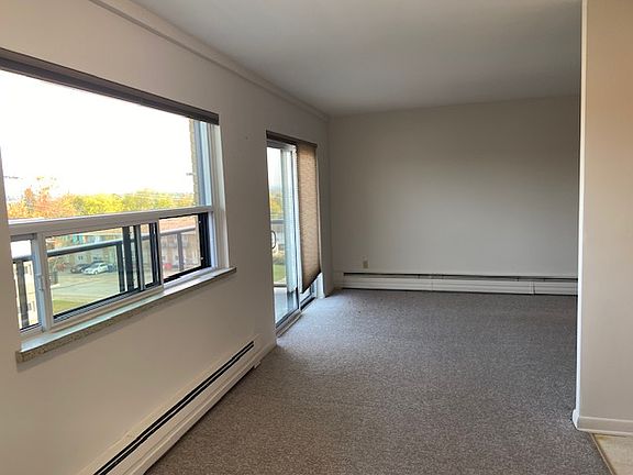 4th image of 821 Douglas St #307