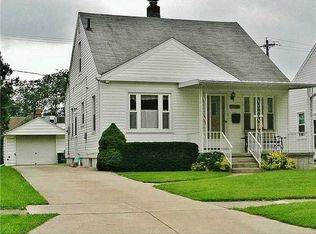 2318 Taft Ave, Oregon, OH 43616