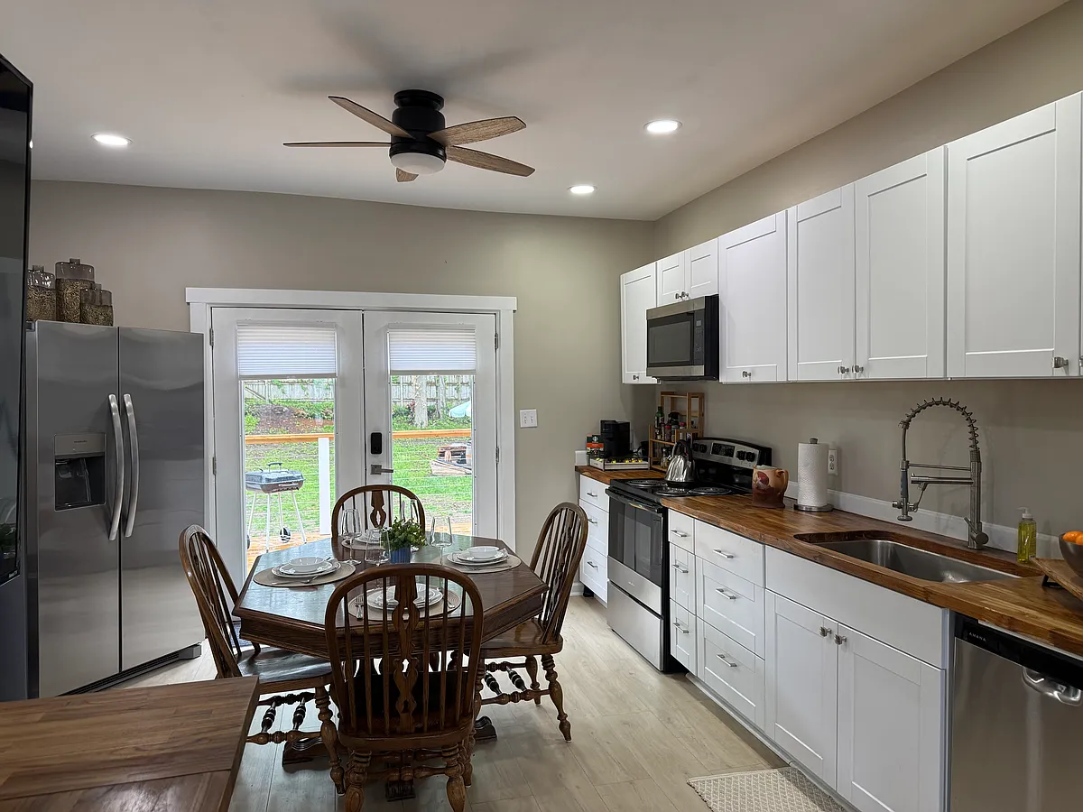 Building Photo - 101 Moberly Ave #2
