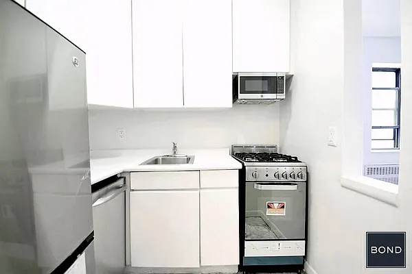 Rented by Bond New York | media 22