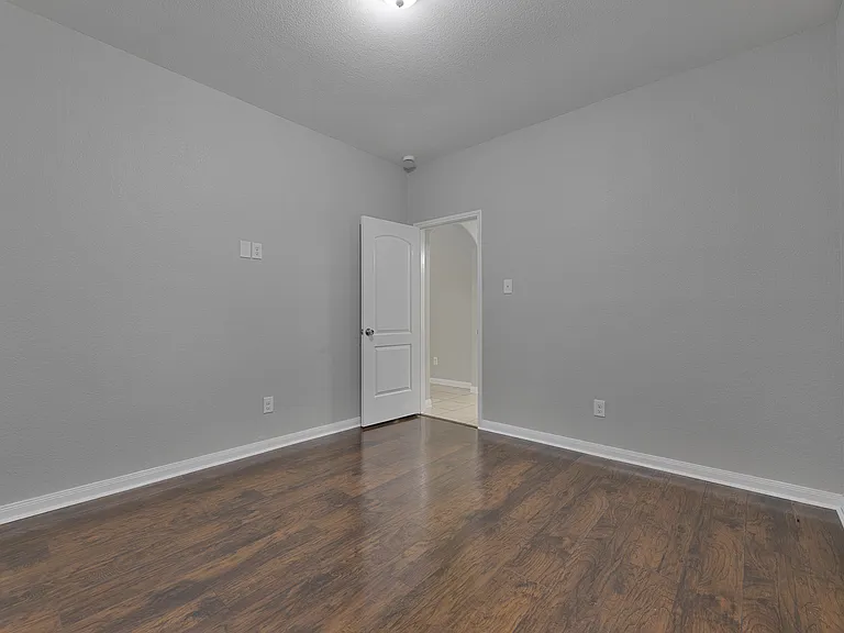 1805 Mesquite Ln — Photo 18