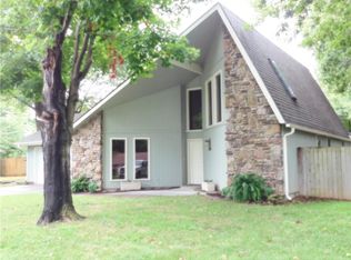 2735 W White Oak Dr, Rogers, AR 72758