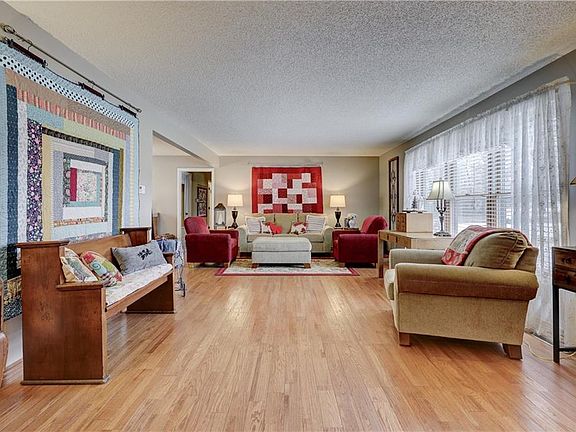 5th image of 29104 Forest Ln