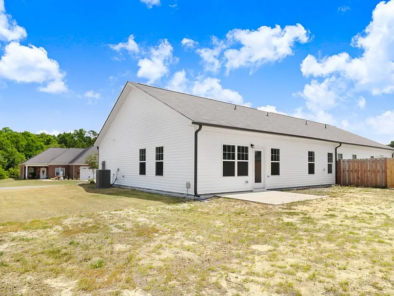 103 Drake Village Dr — Photo 21