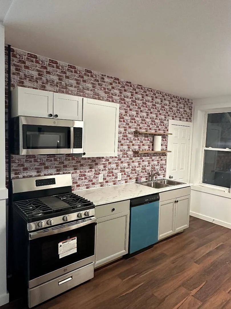 Primary Photo - 8 Saint Marys Ave #1