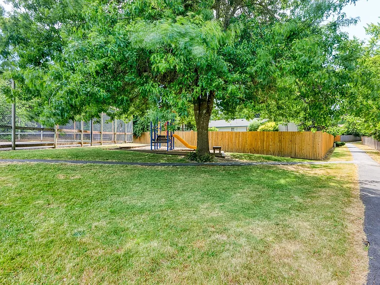 5751 SW 204th Pl — Photo 27