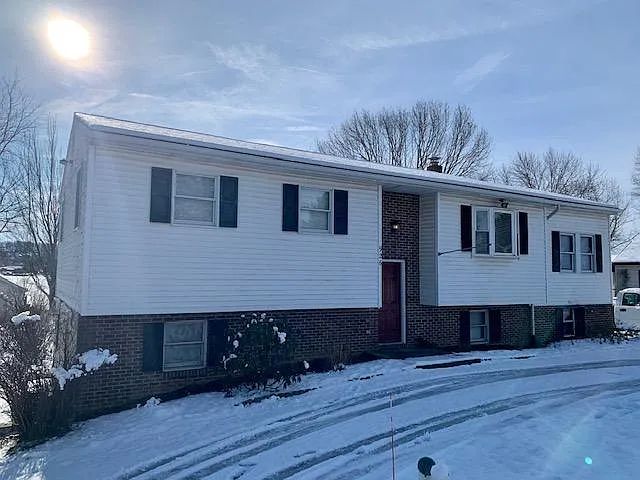 926 Ivy Dr photo 1