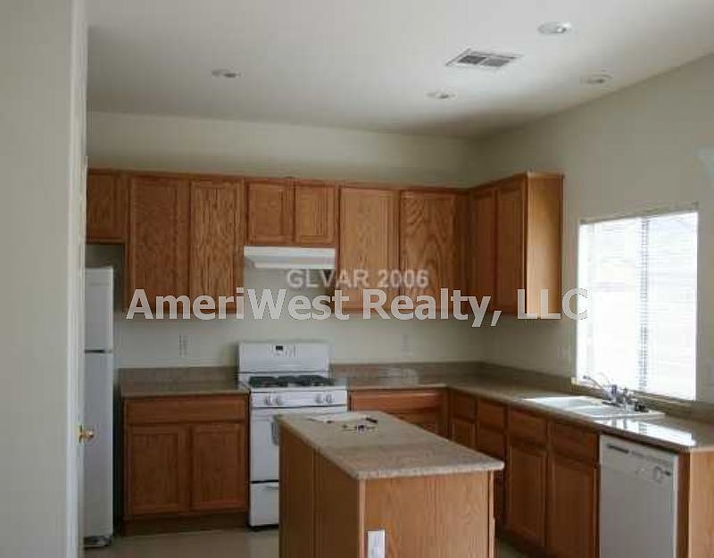 1st image of 3221 Carefree Beauty Ave