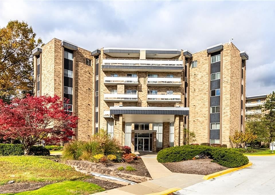 1st image of 2112 Acacia Park Dr APT 222