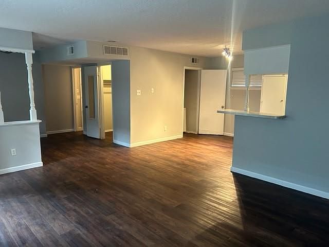 1st image of 936 Heights Blvd APT 1