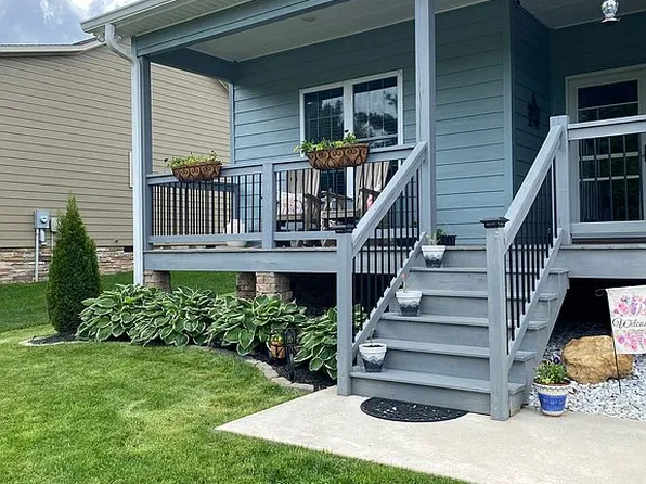 286 W Evergreen St, West Jefferson, NC 28694