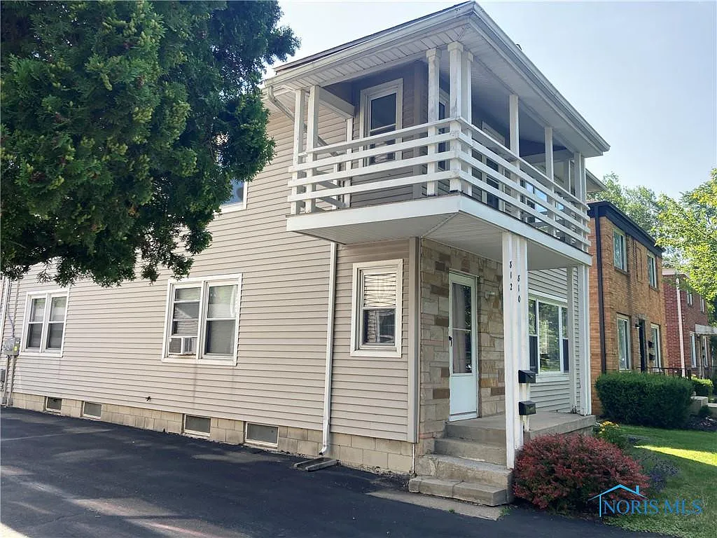 812 Colwell St photo 1