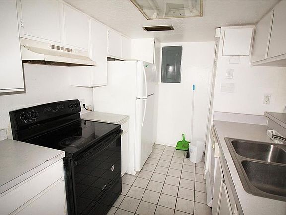2nd image of 2117 LYME BAY DRIVE #604