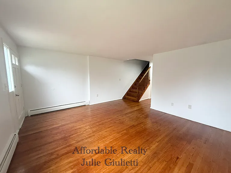 1 Henderson Dr — Photo 8