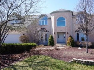 10554 S Muirfield Dr, Naperville, IL 60564