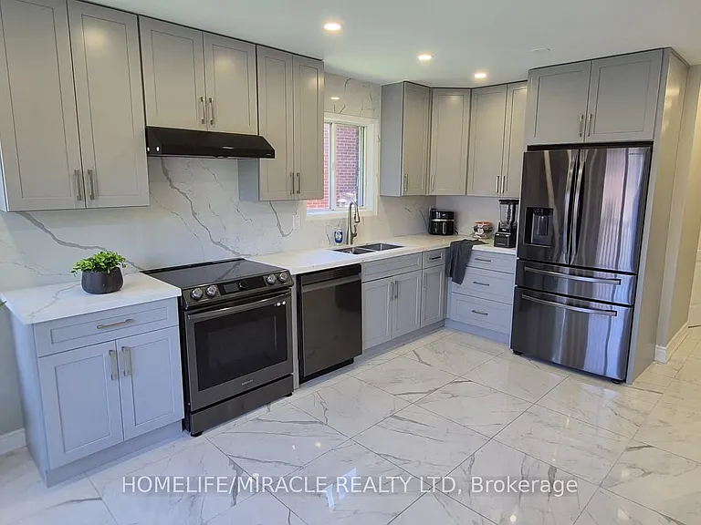 7123 Spyglass Cres — Photo 26
