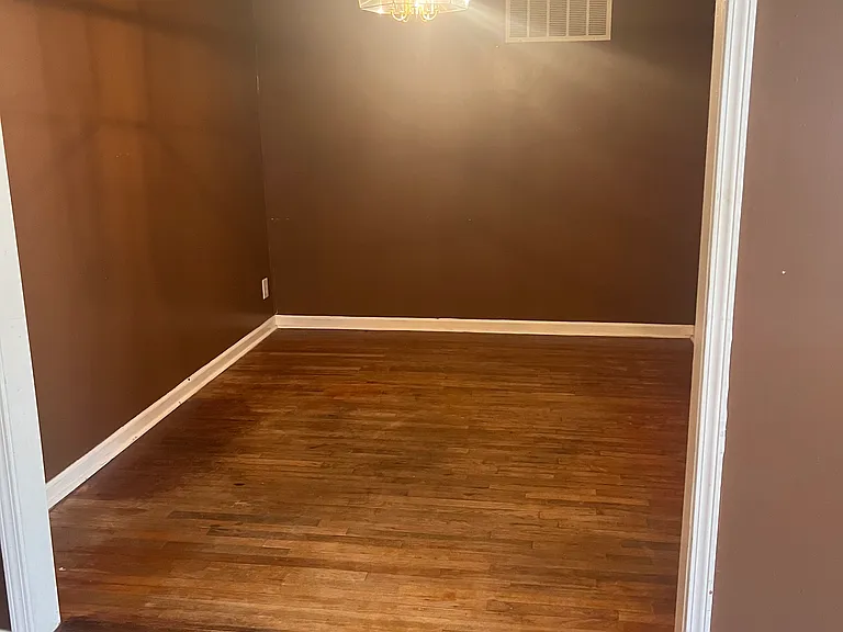 4202 Sherwood Ave — Photo 1