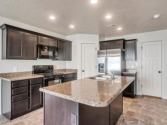 3rd image of 352 W 530th St S