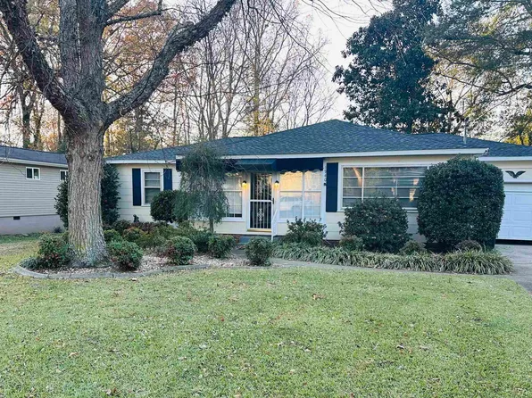 1940 Lookout Cir, Gadsden, AL 35904