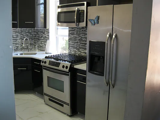 Rented by Franco Global Realty | media 21