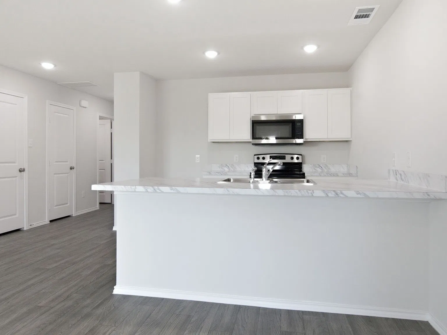4 bed, 1802 sqft, $1,950 — Photo 4