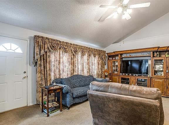 4th image of 10216 Cypress Hills Dr