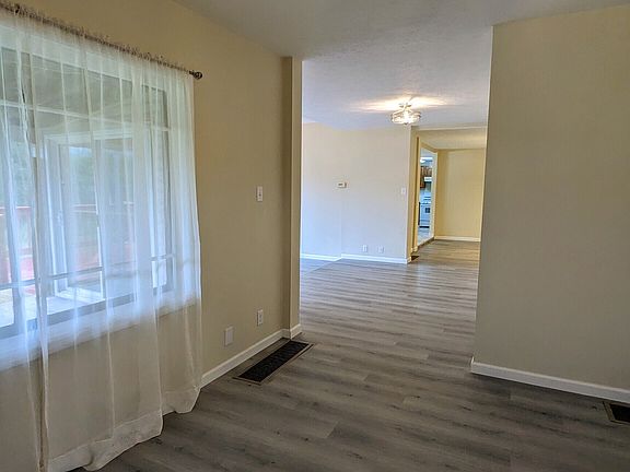 3rd image of 243 S Grand Ave