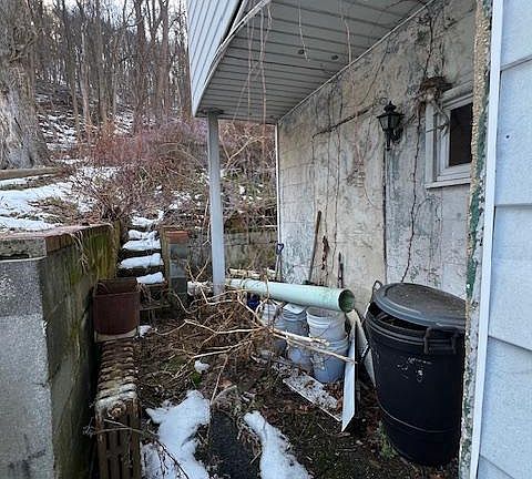 3rd image of 435 Hotel St