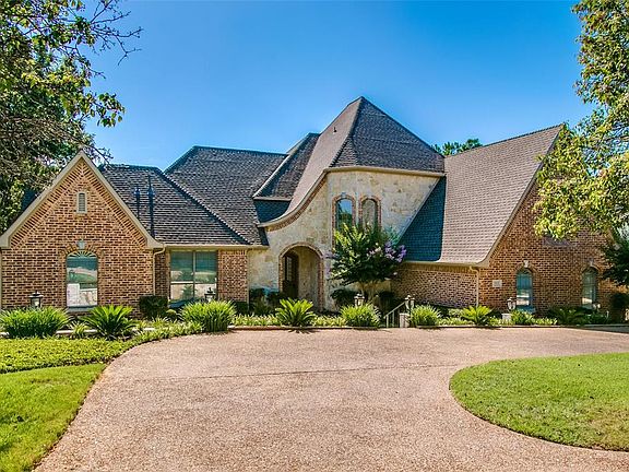 3rd image of 804 N Shore Dr