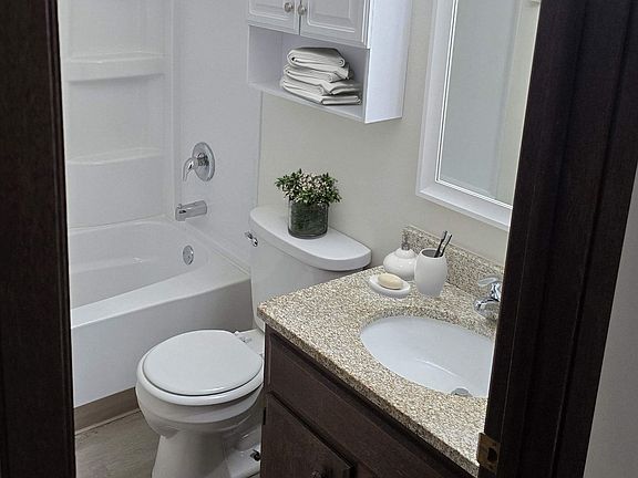 4th image of 1357 Meadowcreek Dr APT 2