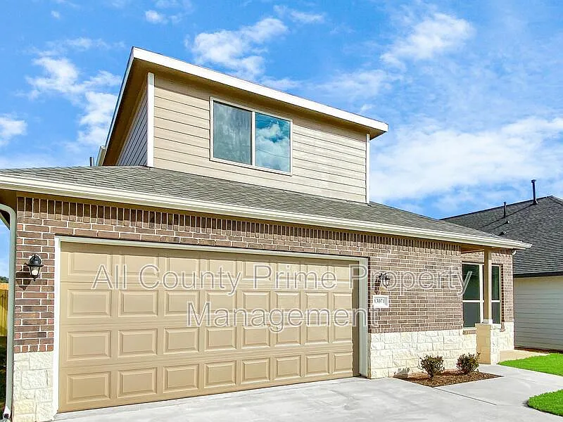 4 bed, 2.5 bath, 1994 sqft, $2,150 — Photo 2