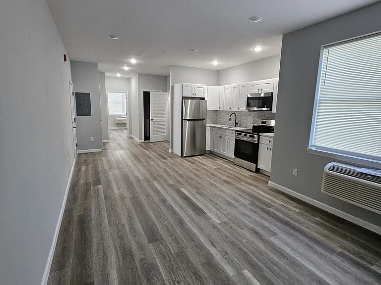 22 Seeley St #201 — Photo 4