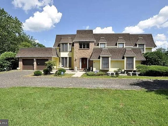 4th image of 19 Bronwood Dr