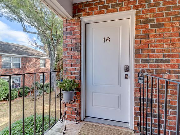 3rd image of 1240 Fairmont Ave APT 16