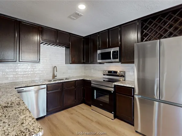 616 San Mario Ct, College Station, TX 77845