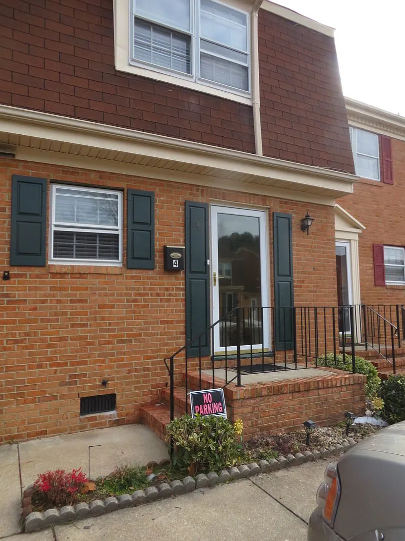 Building Photo - 200 Walnut Blvd #4