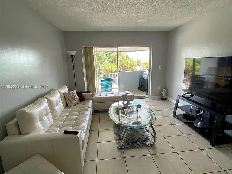 1755 W 60th St #D310 — Photo 4