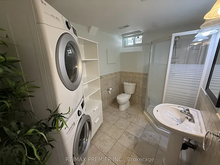 54 Castlepoint Dr #LOWER — Photo 19