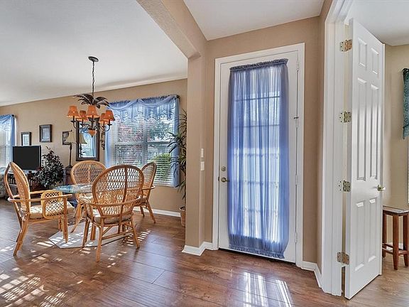 5th image of 2411 Magnolia Cir