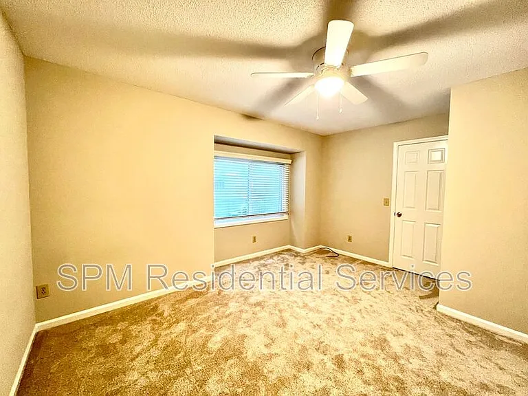 626 Cobblestone Dr — Photo 16